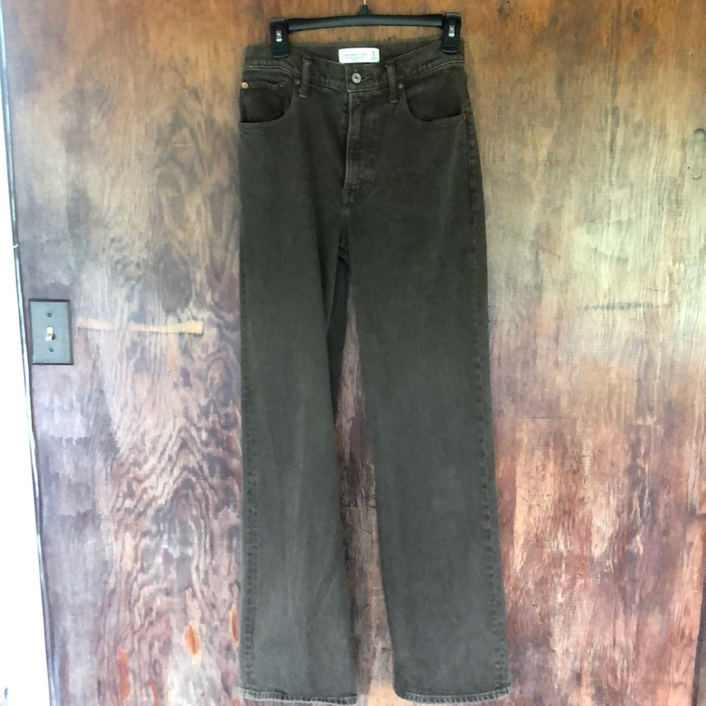 Abercrombie and Fitch 90s Relaxed High Rise Jean